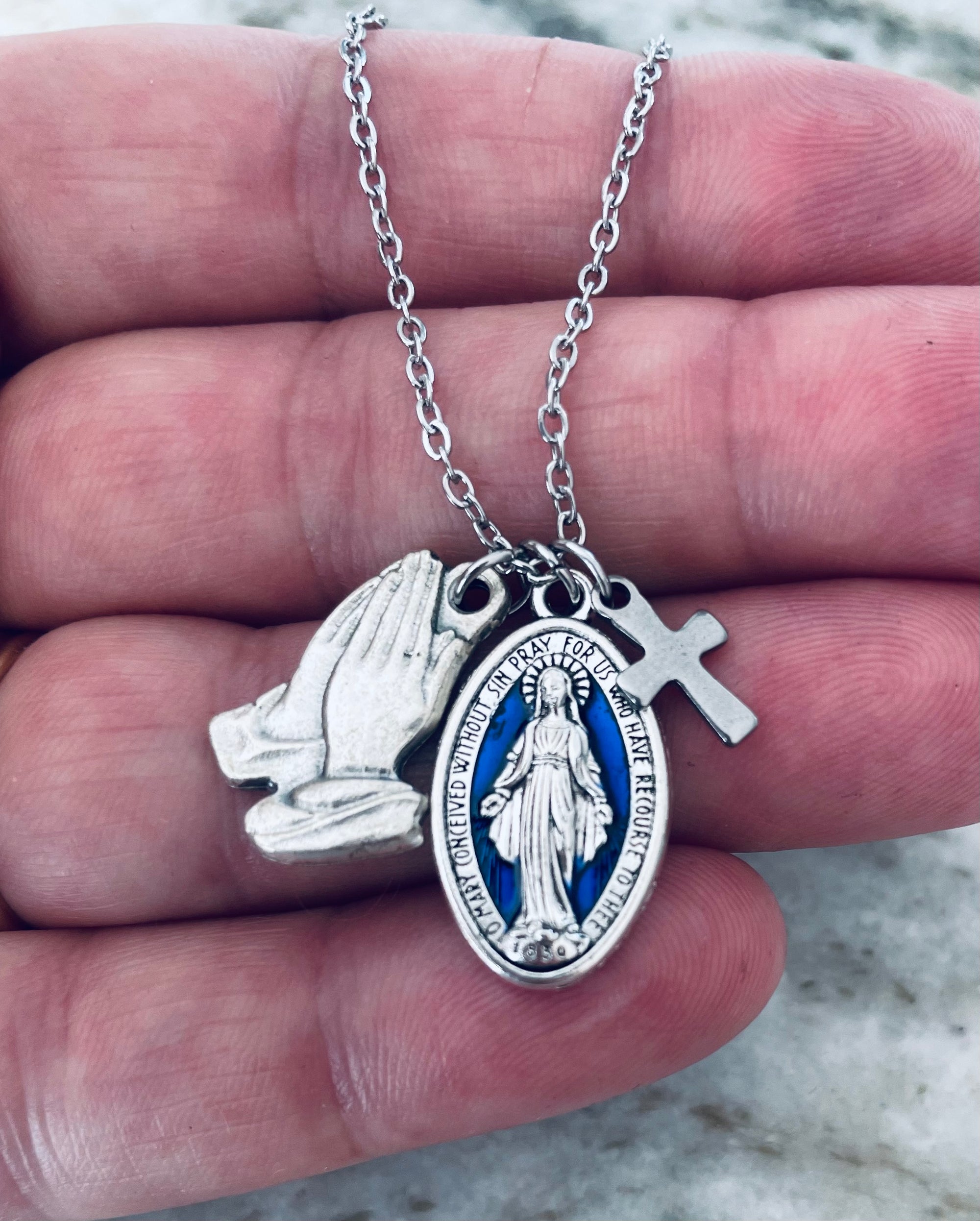 Miraculous Medal Necklace – Virgin Mary Religious Medal | Jules Obsession