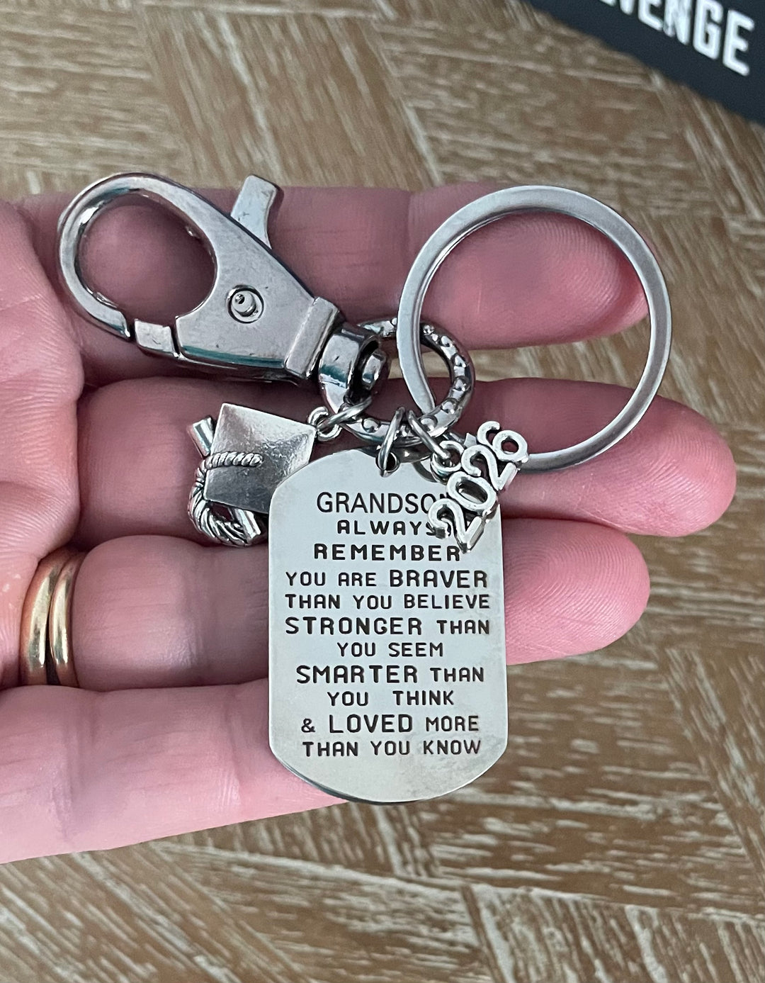 Grandson 2026 Graduation Gift Keychain – Always Remember Inspirational Dog Tag Key Ring