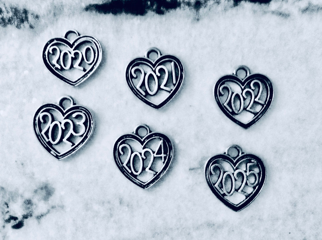 Happy Retirement 2025 Expandable Charm Bracelet Silver Adjustable Wire Bangle One Size Fits All Gift