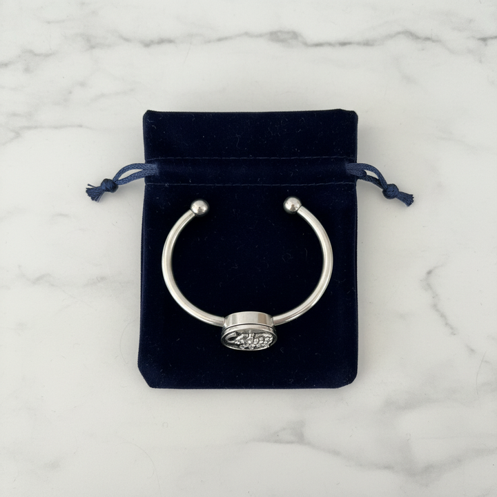 Elephant snap bracelet gift-ready in dark velvet jewelry pouch – surgical stainless steel cuff bracelet by Jules Obsession