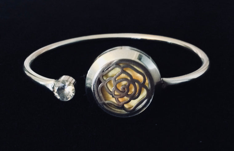 Aromatherapy Jewelry Flower Essential Oil locket Diffuser Bracelet Stainless Steel Locket Flexible